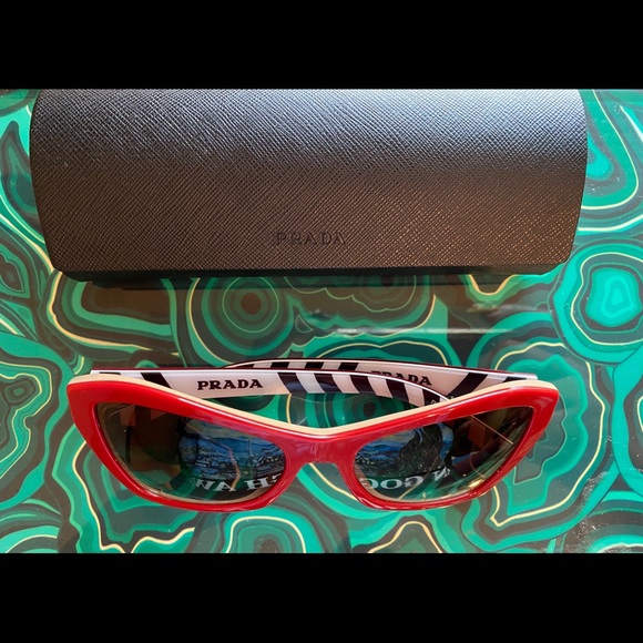 New Authentic Prada SPR 07X 543-6S1 - Picture 4 of 9